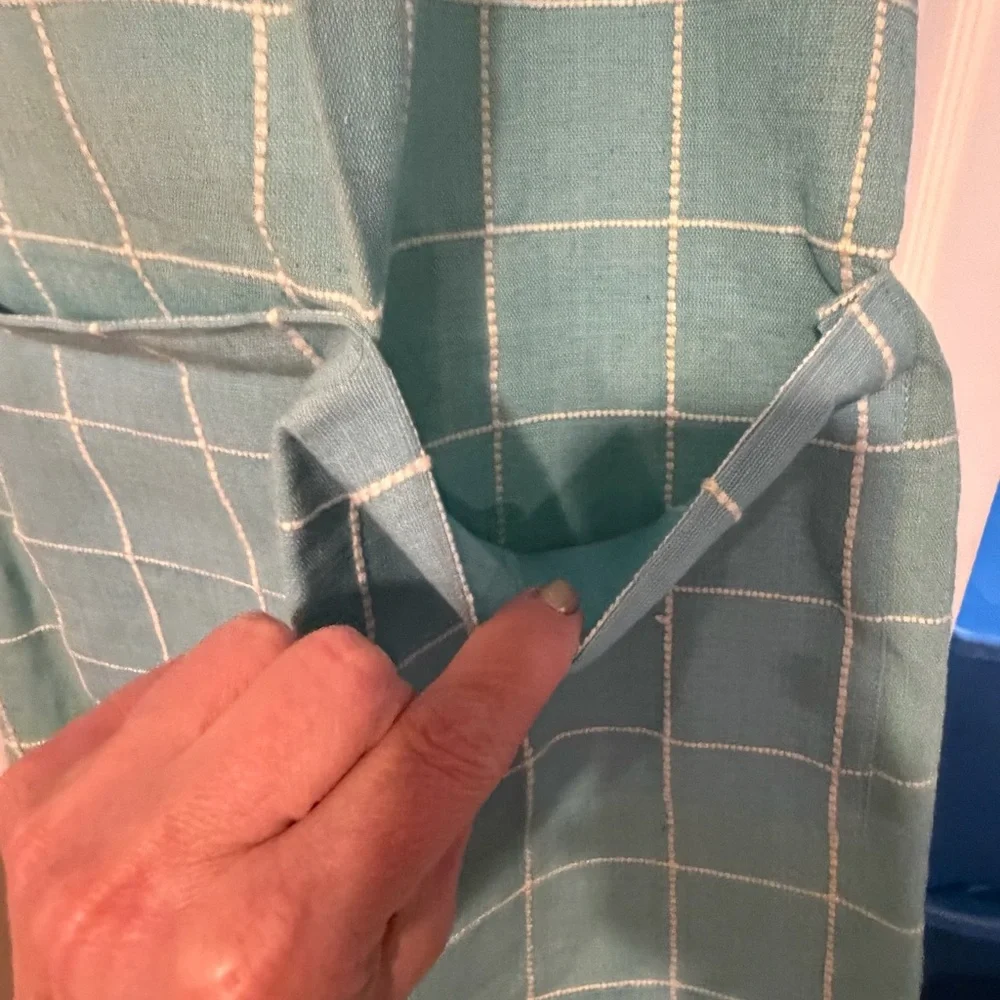 Crate & Barrel Apron, Like NWOT, Front Pockets
